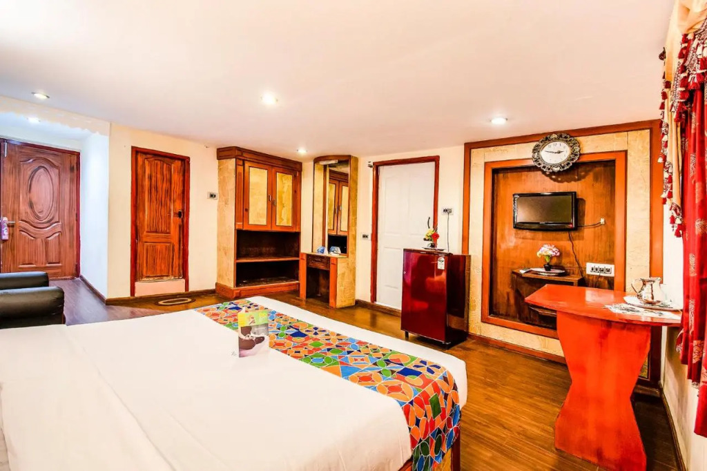 FabHotel Roshan Residency - Nr Kurinji Andavar Temple