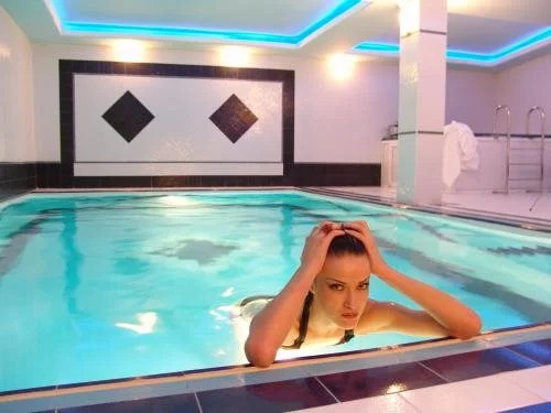 Stone Bridge Hotel