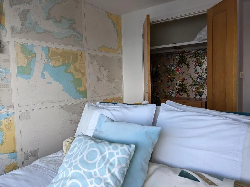 Panoramic sea views, sleeps 4, Torquay