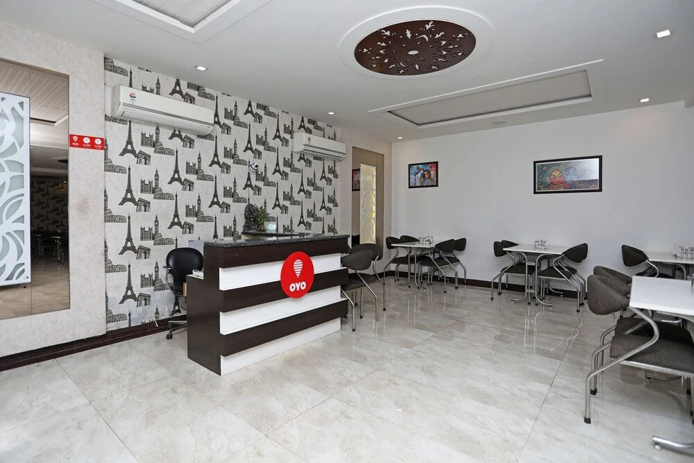 OYO 10343 Hotel Heera Foods