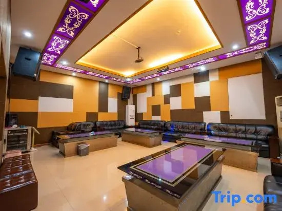 Shunyi Oriental baipenhu Hot Spring Hotel (Huizhou Huidong Baipenzhu store)
