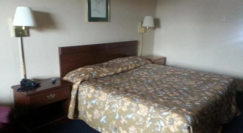 Americas Best Inn & Suites Clarksville