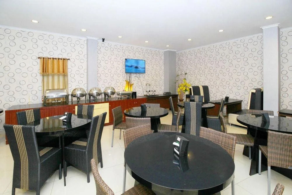 Elfah Hotel Manado by Airy Rooms