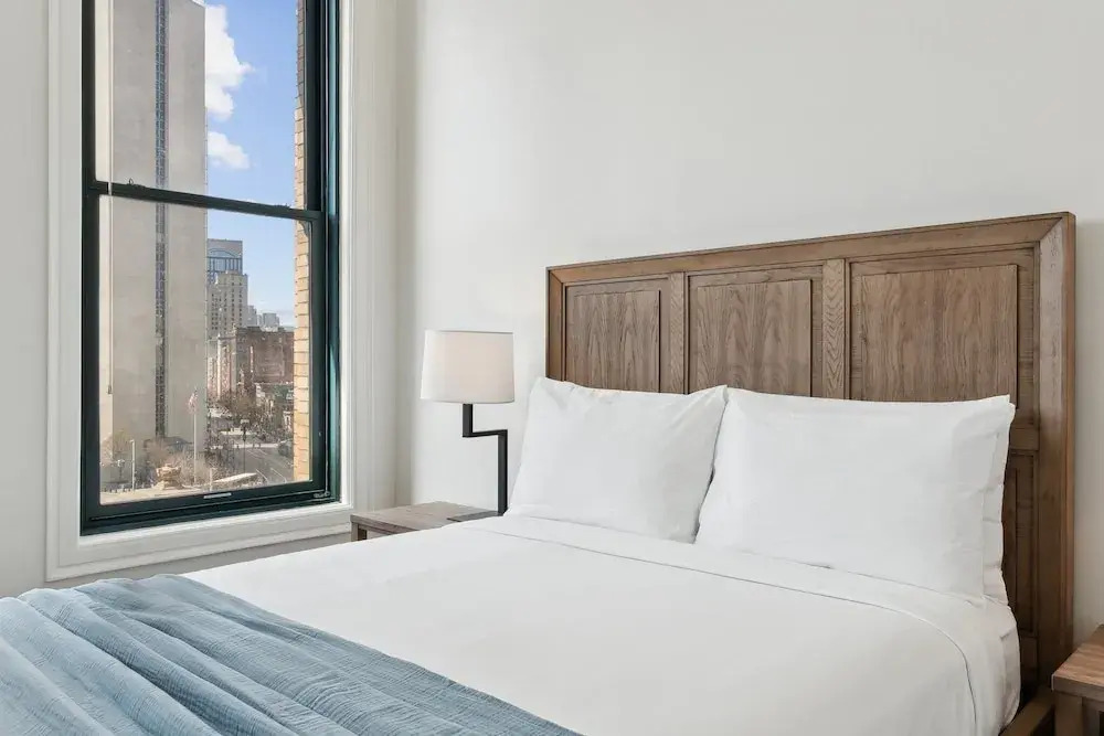 Placemakr Downtown Pittsburgh at The Pennsylvanian