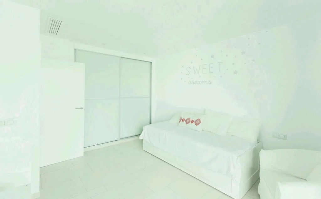 Palmar White