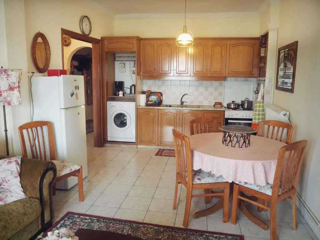 Sunny apartment near the center