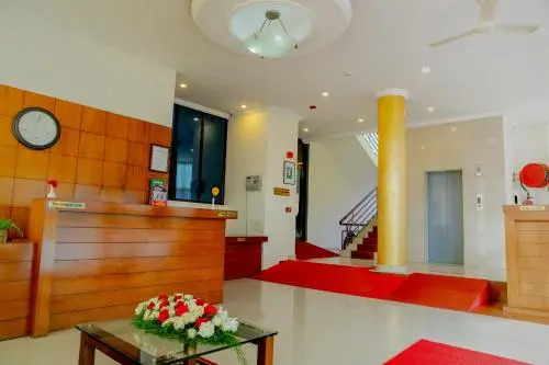 Hotel Lals Residency, Adoor