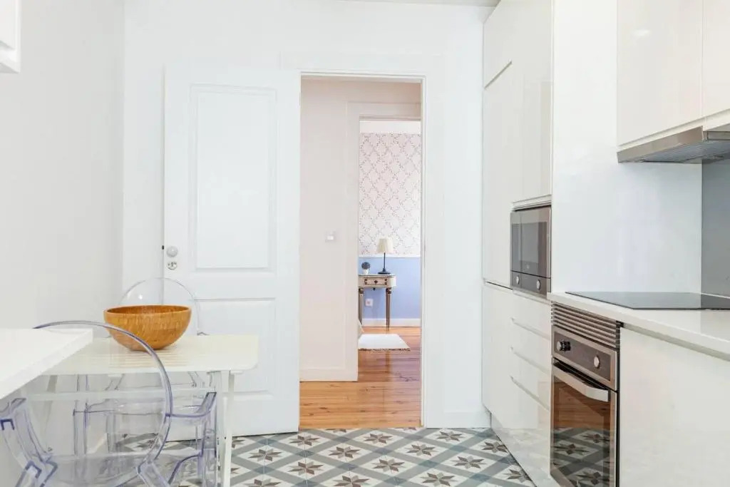 Alfama Delight Panoramic River and Historic City Views 3 Bedrooms and 2 Bathrooms AC 18th Century Building