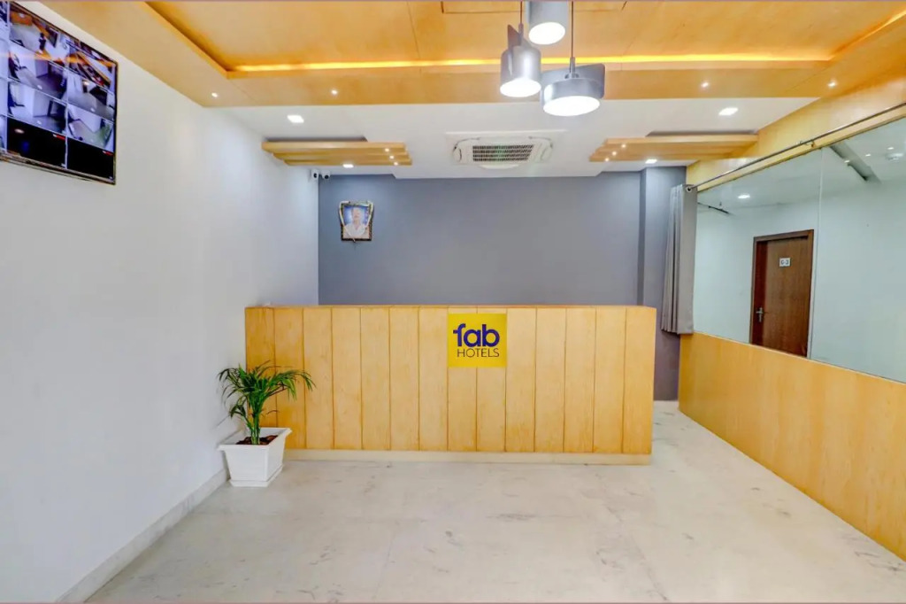 Fabhotel Premium Kashi