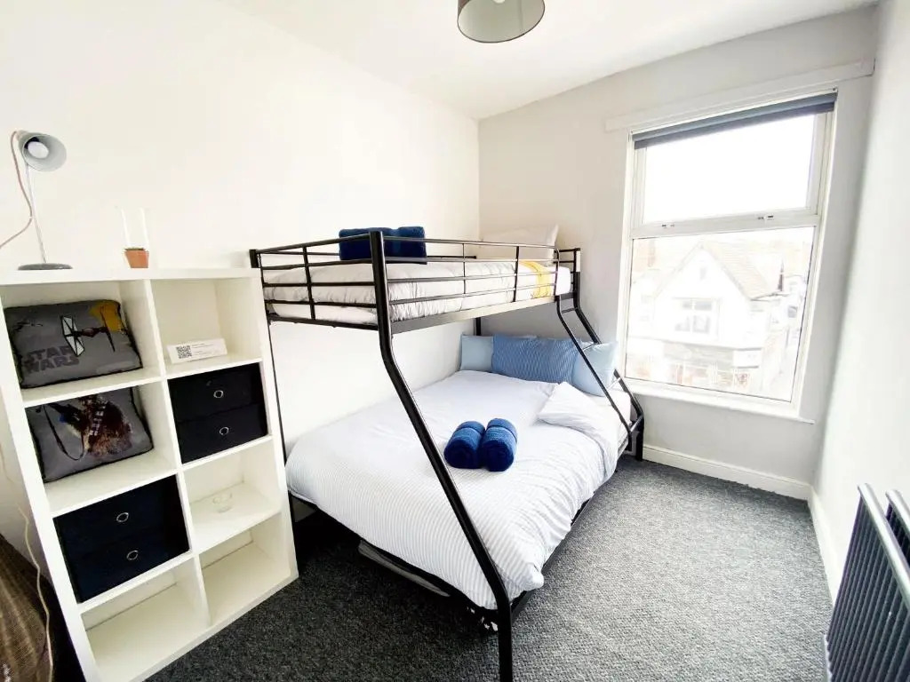 PolkaDot Winter Gardens - Large Modern Apartments in Blackpool by PolkaStays
