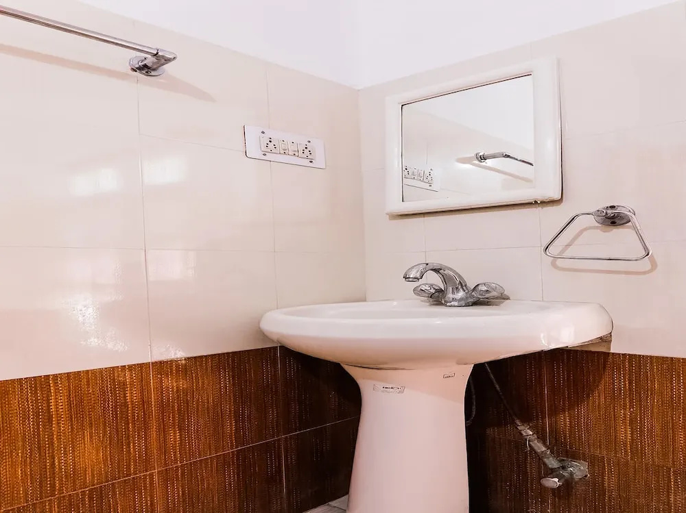 Semskit Guest House by OYO Rooms