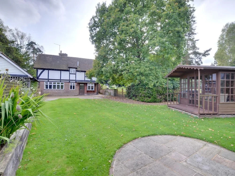 Modern Holiday Home in Hawkhurst Kent With Garden