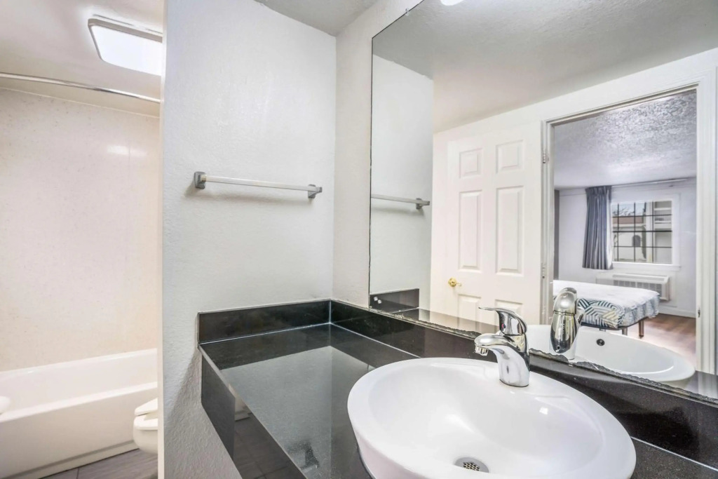 Motel 6-Dallas, TX - Market Center