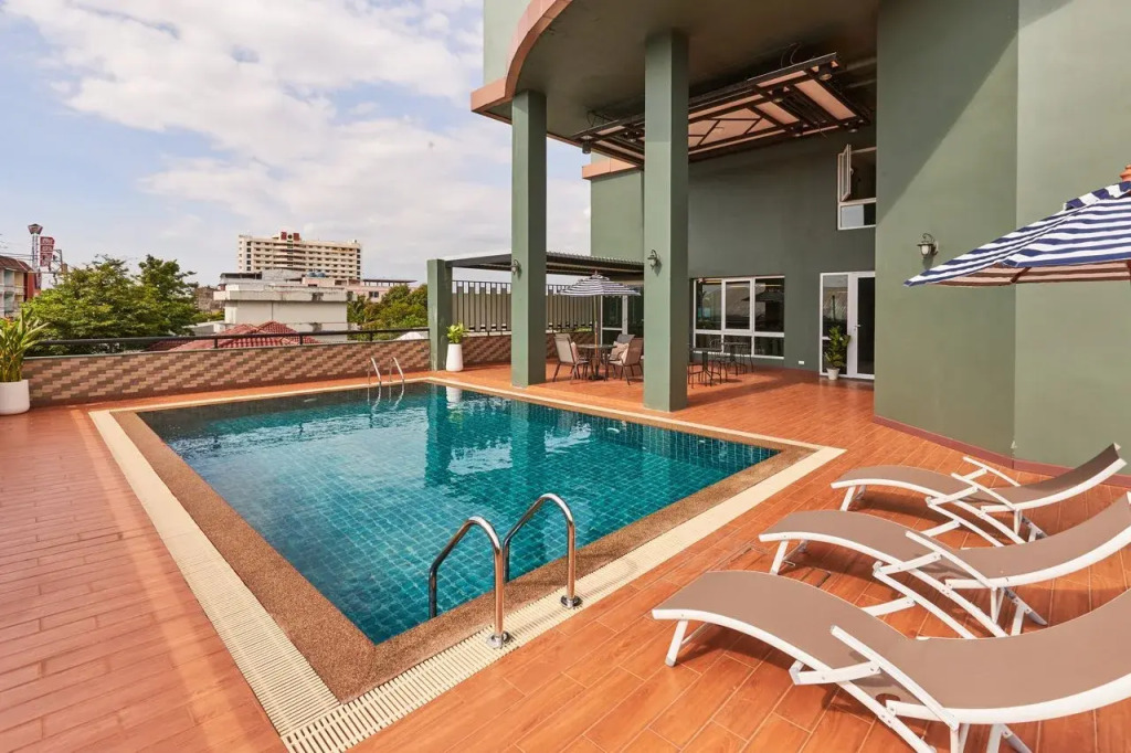 Cozy Donmueang Hotel