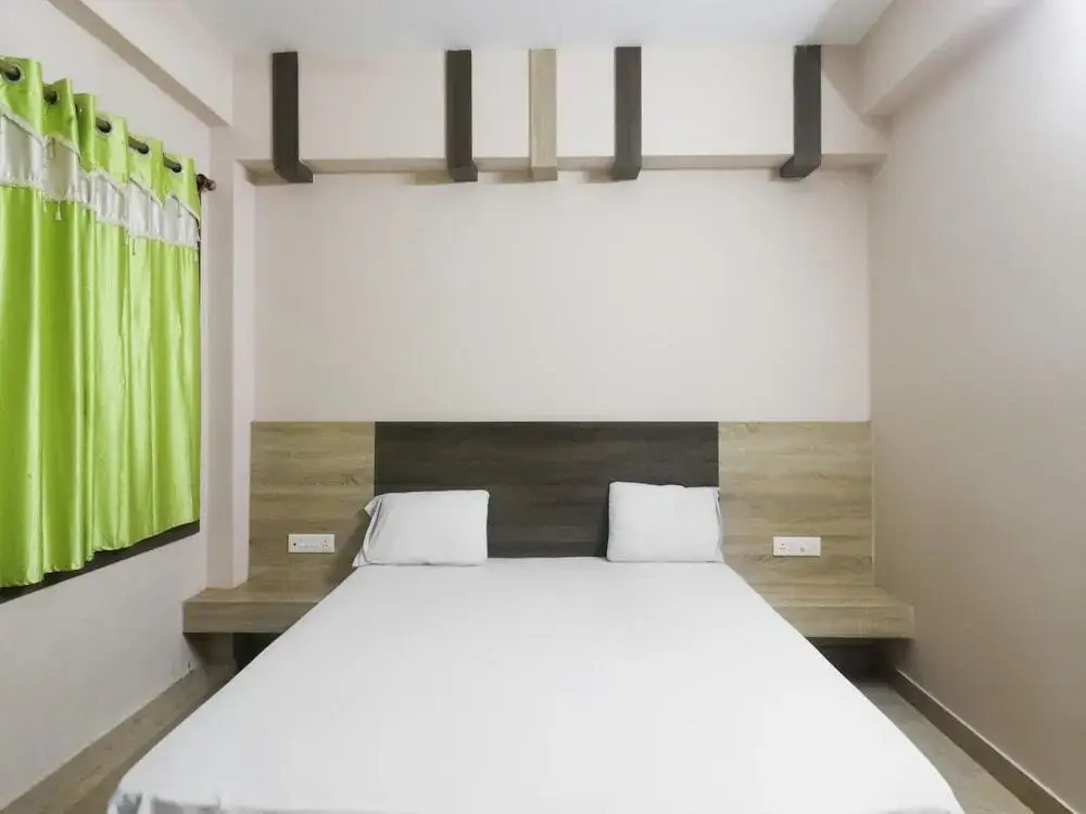 Smile Holiday Inn