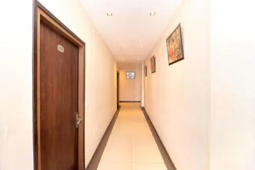 OYO 24650 Hotel Bombay Regency
