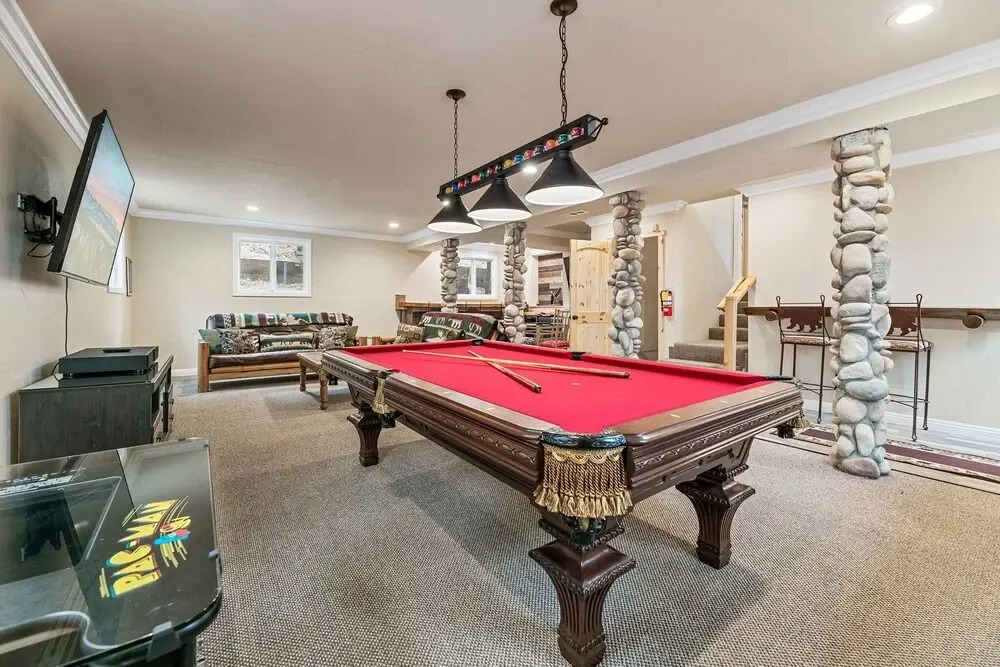 31 - Serenity Pines 4 Bedroom Home by Redawning