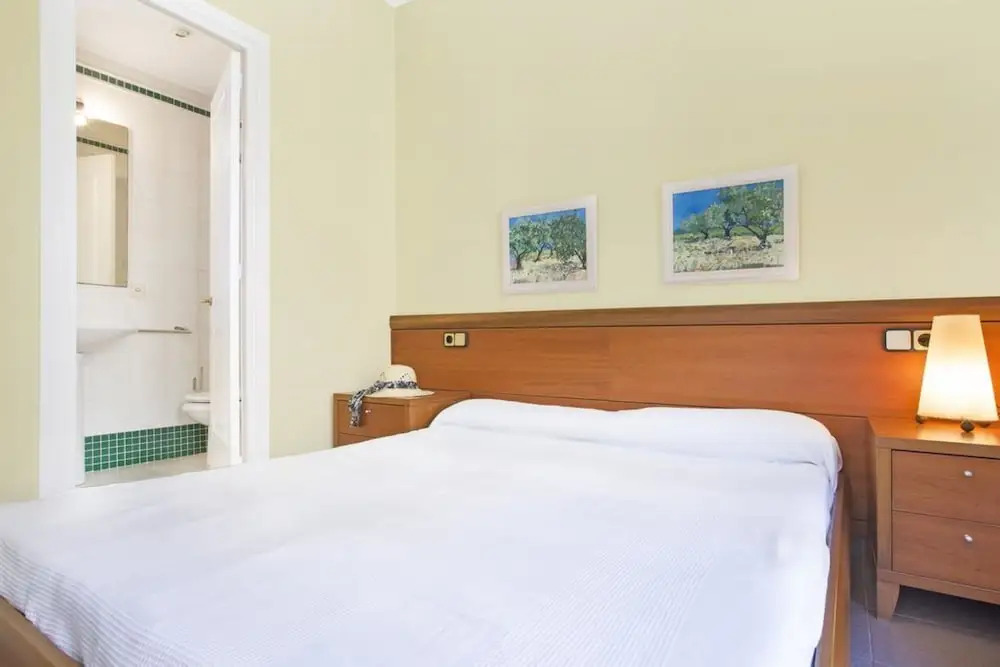 Apartment - 3 Bedrooms - 104673