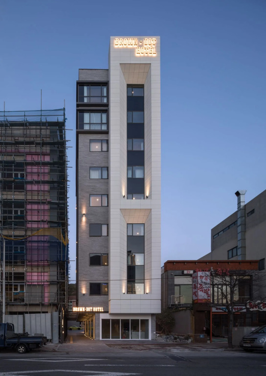 Brown Dot Hotel Songjeong