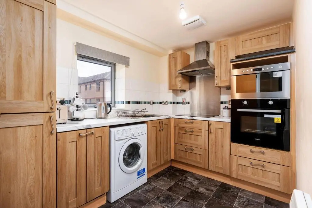 Cosy Apartment & Central Location & Contractors & DSA