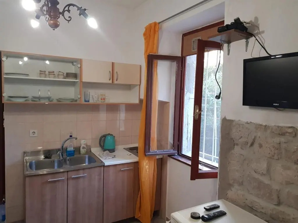 Eldi Apartments