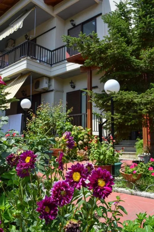 Manos Kritikakis Apartments