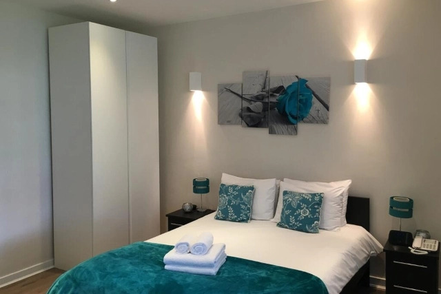 Victoria - Vincent Square by Viridian Apartments