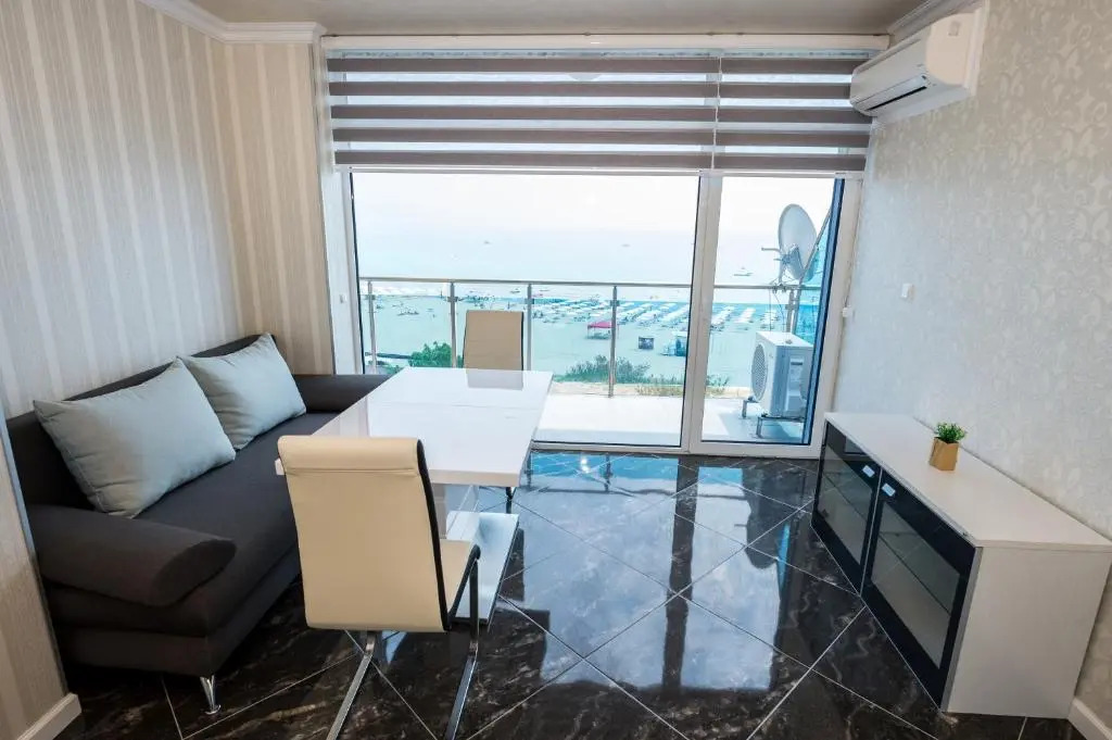 Deluxe Apartments Gallery 2