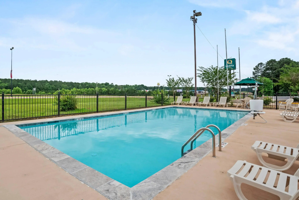 Quality Inn Louisville MS