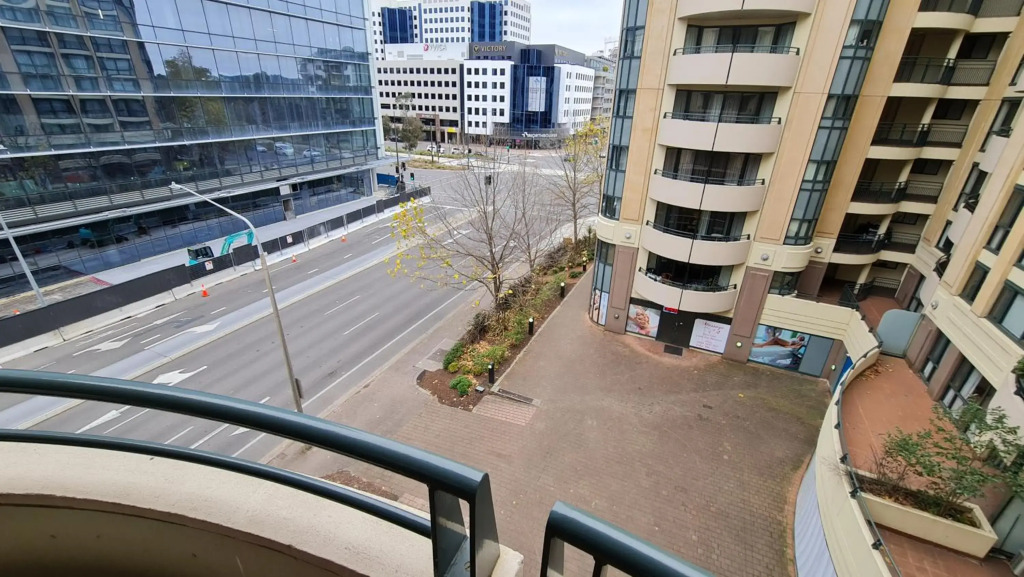 2BR 2Bath L4 Executive Apartment, in City Centre