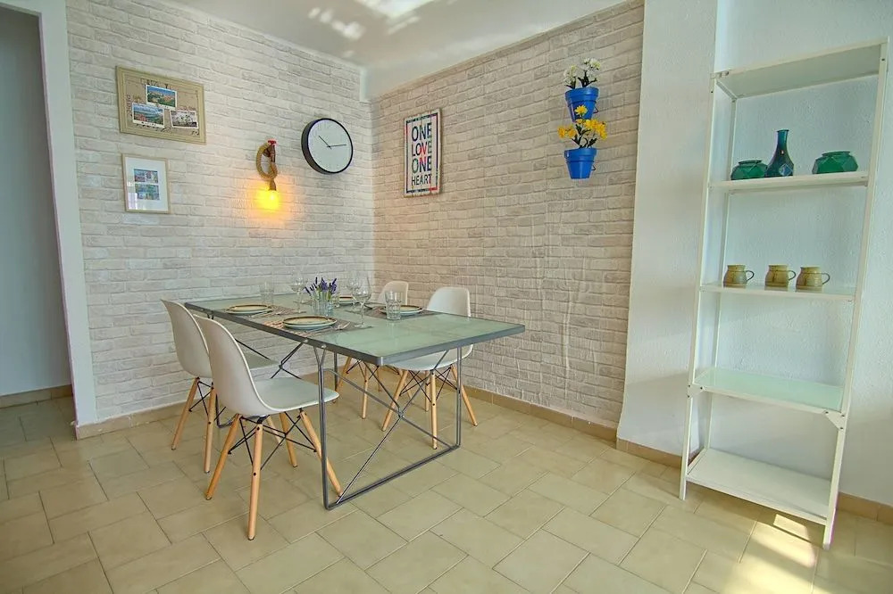 Castillo Apartment