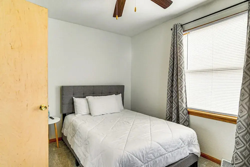 Pet-friendly Home 2 Mi to Downtown Des Moines!