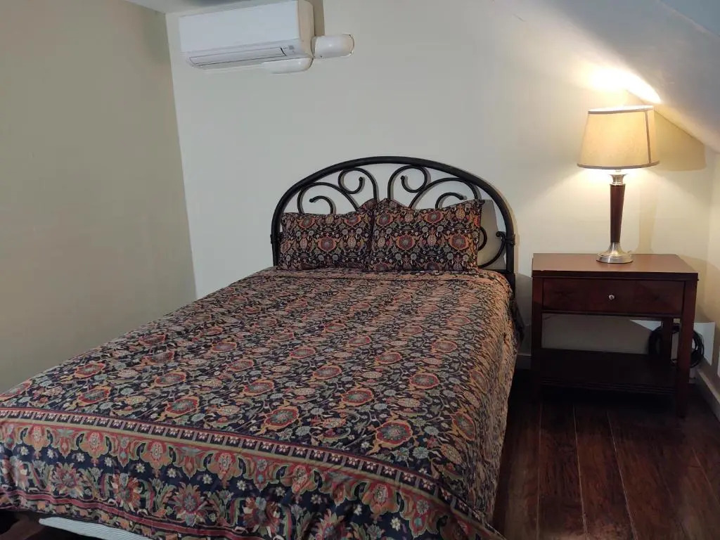 Doveberry Inn