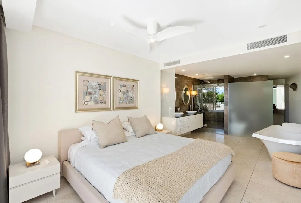Sea Pearl 202- Waterfront Luxury