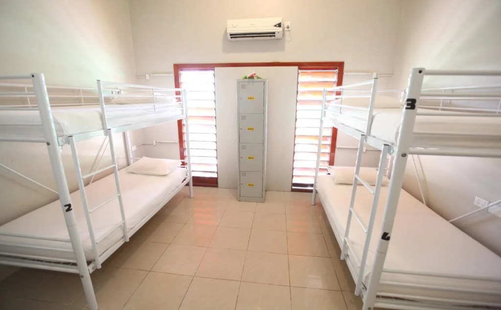 Smugglers Cove Beach Resort & Hotel