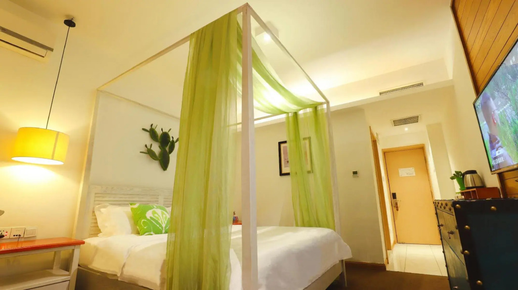 Huangjia Qiangui Business Hotel