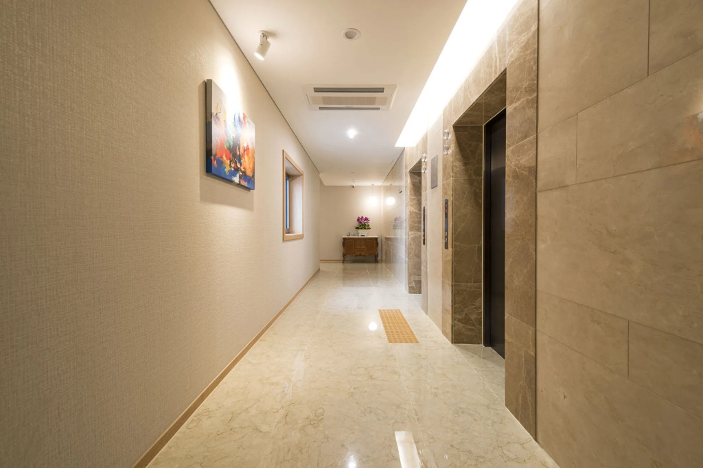 GoldRiver Hotel
