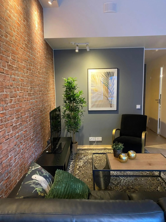 City Home Alvari, free parking