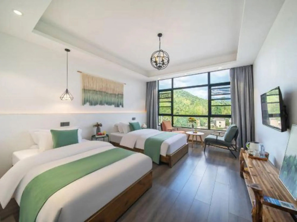 Anji Qingyun Mountain Residence, Cloud Grassland Light Luxury Pool Designer Resort
