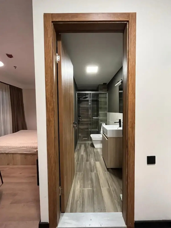 Walk to Ski Lift-1br-studio-balcony-parking