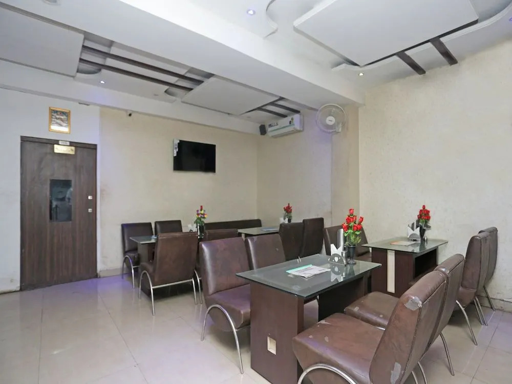 OYO 12479 Hotel city shine
