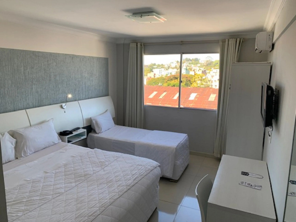 Emirates Hotel & Suites