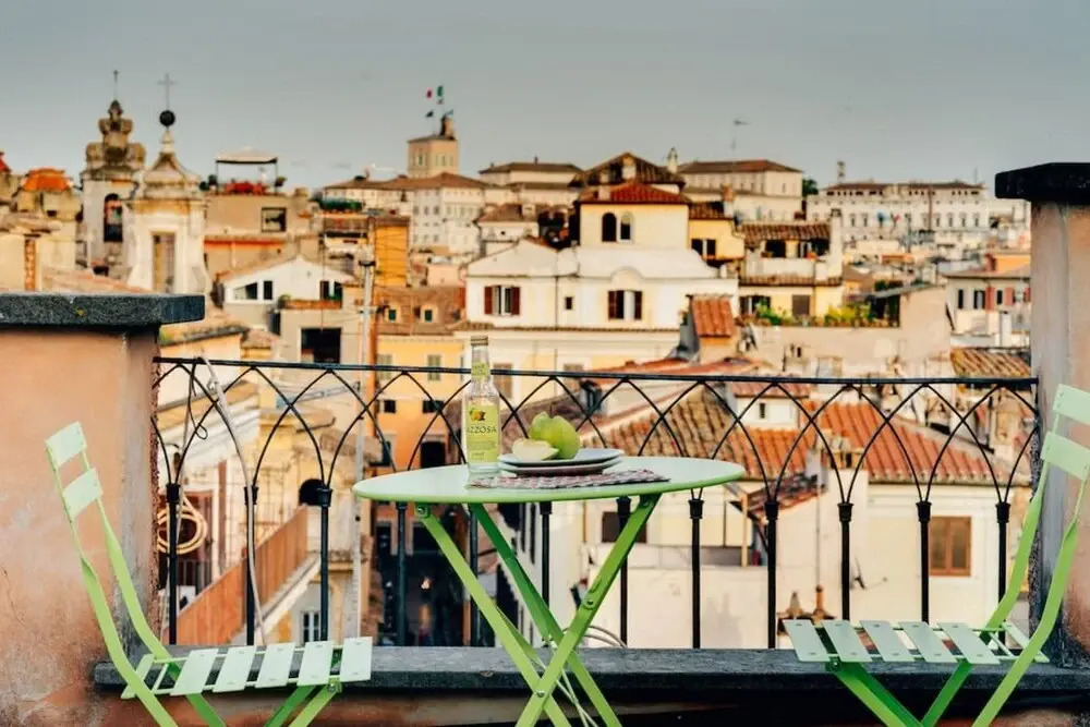 Beautiful Designer Flat Close to Pantheon, Serviced by Hostmaker