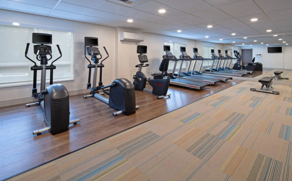 Holiday Inn Express Hotel & Suites SeaTac by IHG