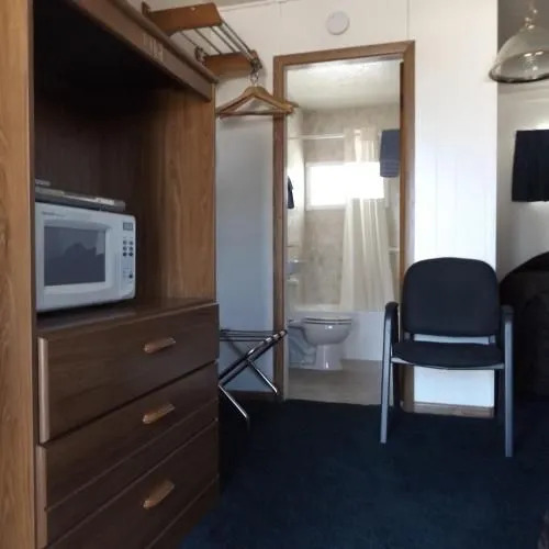 Lazy B Motel