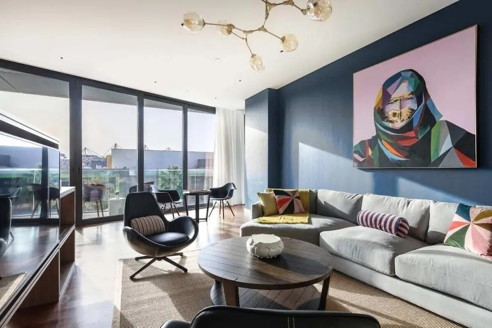 Luxurious Getaway Right Across City Walk Mall