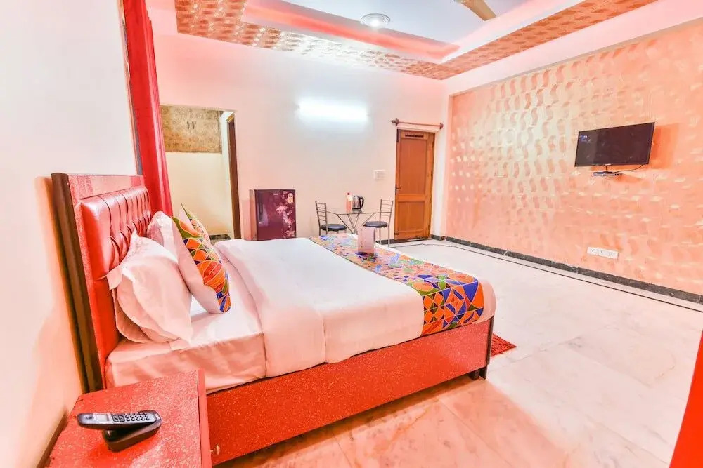 Prakash Apartment By FabHotels