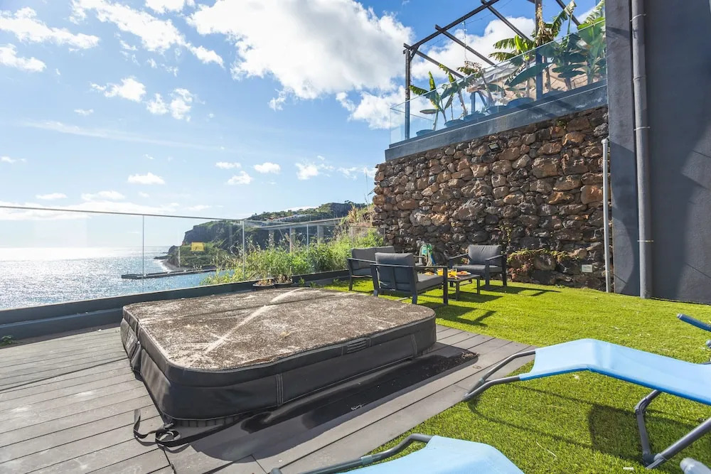 Aqui H Casa by Atlantic Holiday