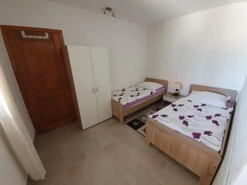 Apartment Romana