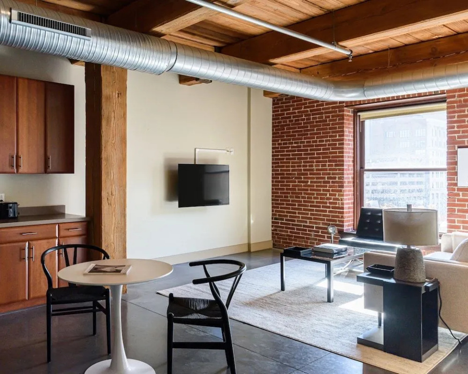 Bogen - Spacious DT Apts with Gym by Zencity
